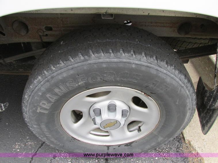 image for item F5371 2004 Chevrolet Silverado 1500 Ext. Cab pickup truck