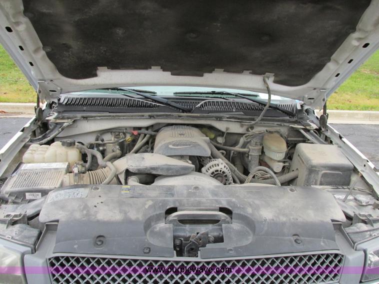 image for item F5371 2004 Chevrolet Silverado 1500 Ext. Cab pickup truck