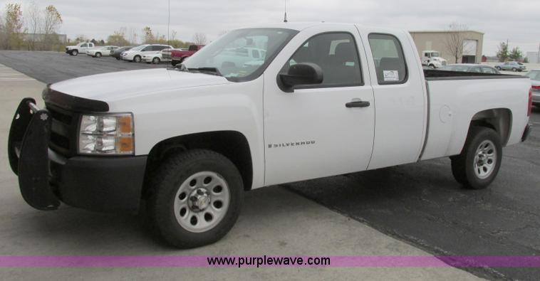 image for item F5372 2008 Chevrolet Silverado 1500 Ext. Cab pickup truck
