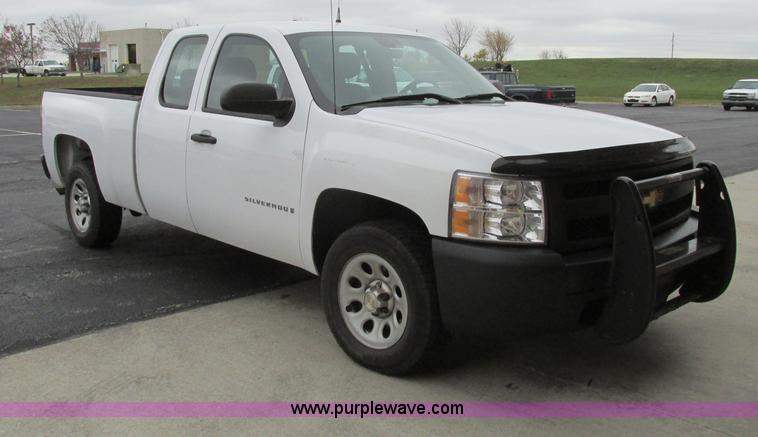 image for item F5372 2008 Chevrolet Silverado 1500 Ext. Cab pickup truck