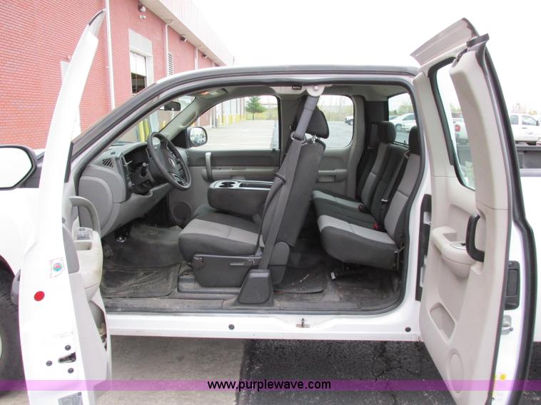 image for item F5372 2008 Chevrolet Silverado 1500 Ext. Cab pickup truck