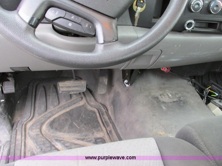 image for item F5372 2008 Chevrolet Silverado 1500 Ext. Cab pickup truck