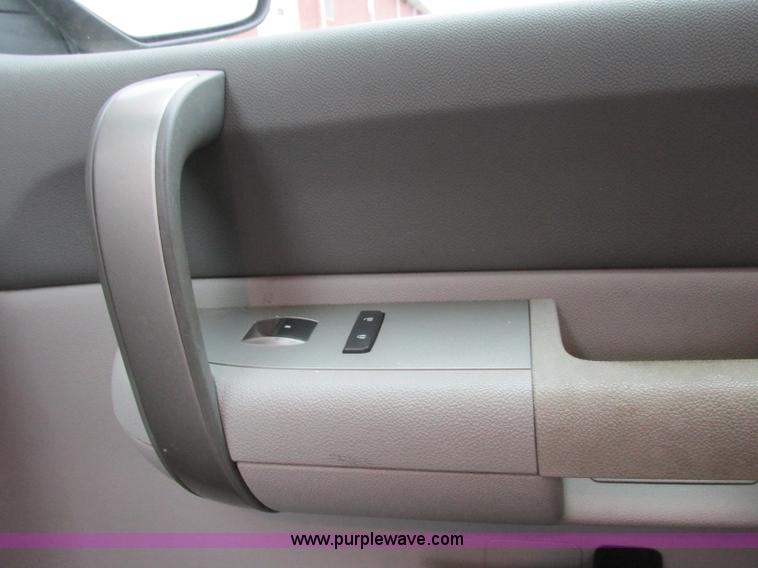 image for item F5372 2008 Chevrolet Silverado 1500 Ext. Cab pickup truck
