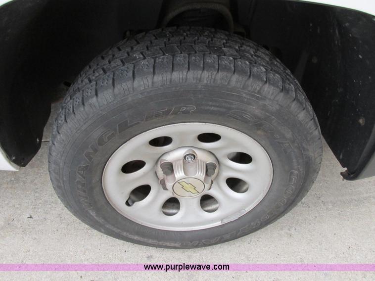 image for item F5372 2008 Chevrolet Silverado 1500 Ext. Cab pickup truck