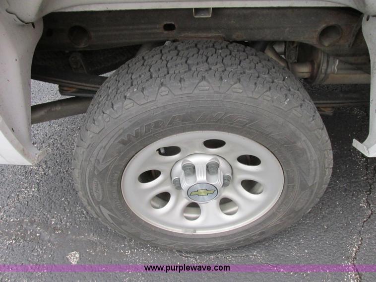 image for item F5372 2008 Chevrolet Silverado 1500 Ext. Cab pickup truck