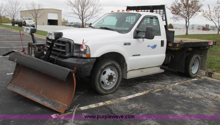 image for item F5373 2002 Ford F550 Super Duty XL flatbed truck