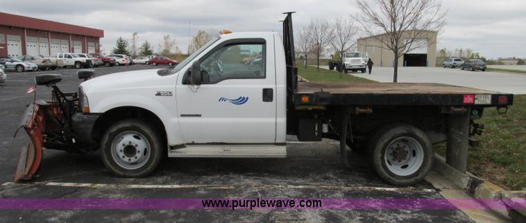image for item F5373 2002 Ford F550 Super Duty XL flatbed truck