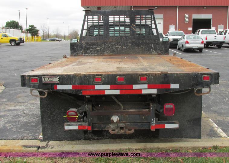image for item F5373 2002 Ford F550 Super Duty XL flatbed truck