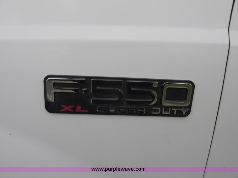 image for item F5373 2002 Ford F550 Super Duty XL flatbed truck