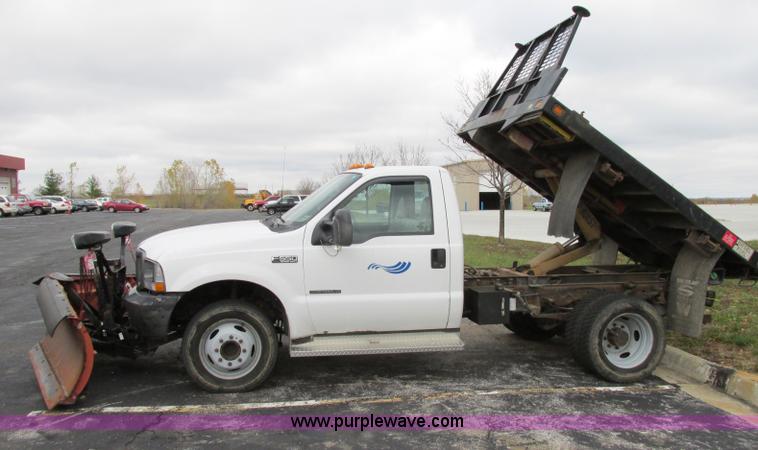 image for item F5373 2002 Ford F550 Super Duty XL flatbed truck