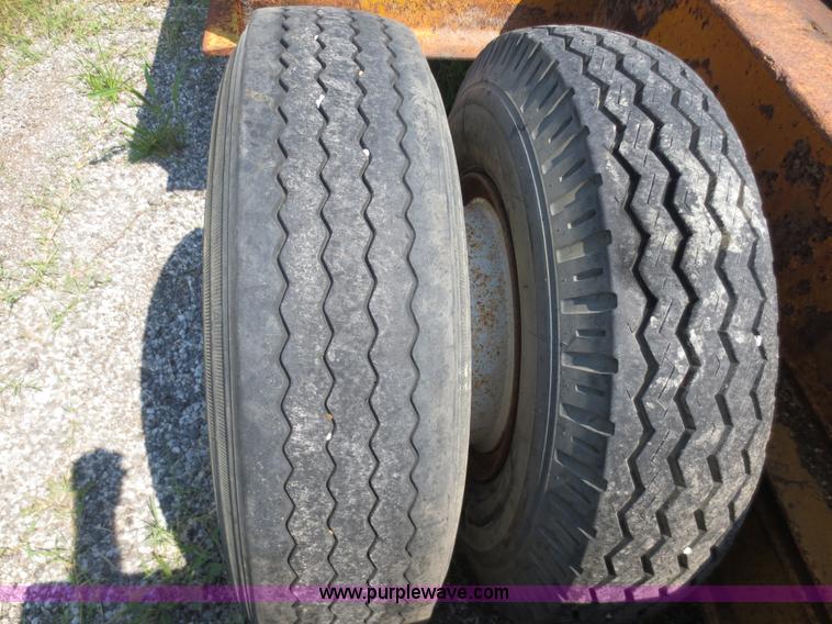 image for item F6655 1966 Load Craft 25 ton trailer