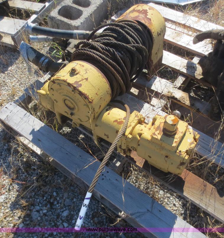image for item F6723 Ramsey 10,000 lbs hydraulic winch