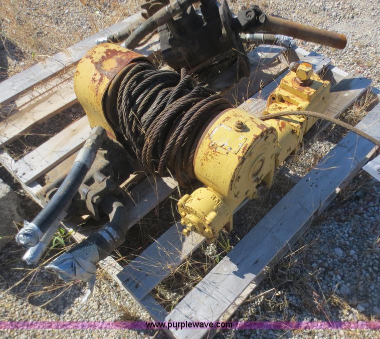 image for item F6723 Ramsey 10,000 lbs hydraulic winch