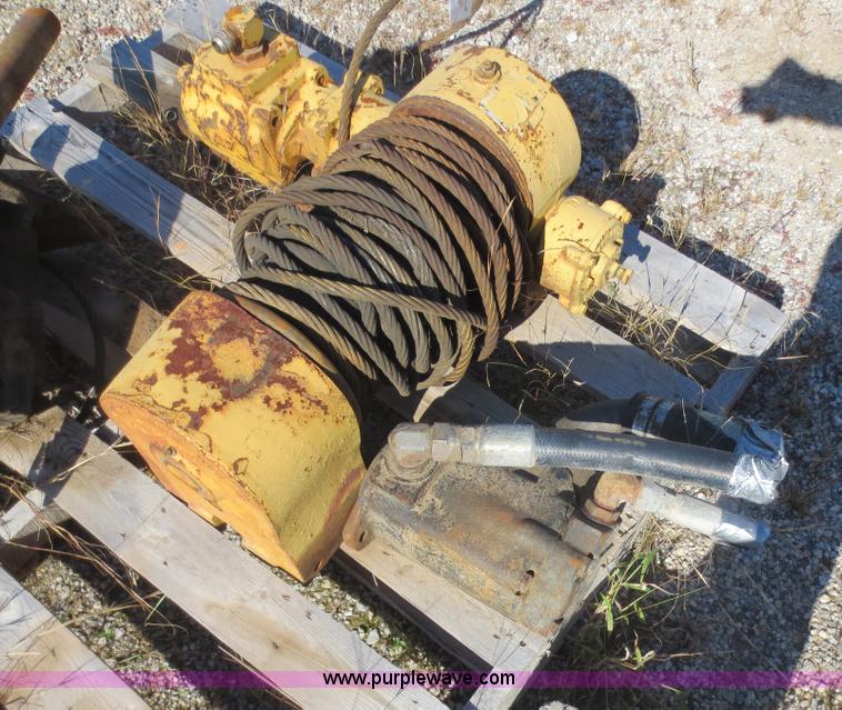 image for item F6723 Ramsey 10,000 lbs hydraulic winch
