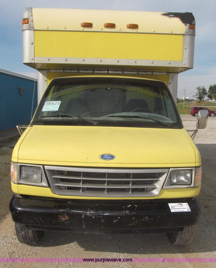image for item F7148 1995 Ford Econoline E350 box truck
