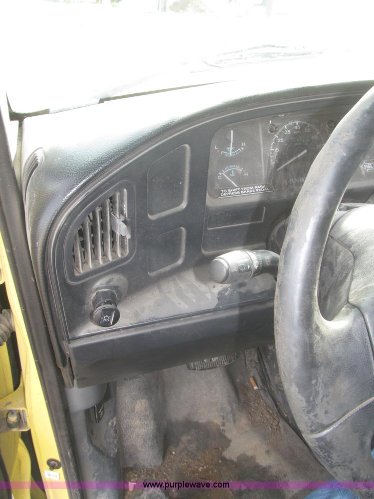 image for item F7148 1995 Ford Econoline E350 box truck