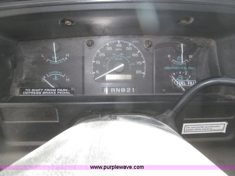 image for item F7148 1995 Ford Econoline E350 box truck