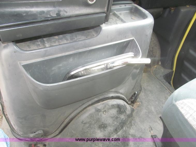 image for item F7148 1995 Ford Econoline E350 box truck