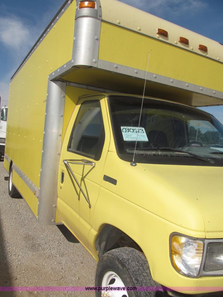 image for item F7148 1995 Ford Econoline E350 box truck