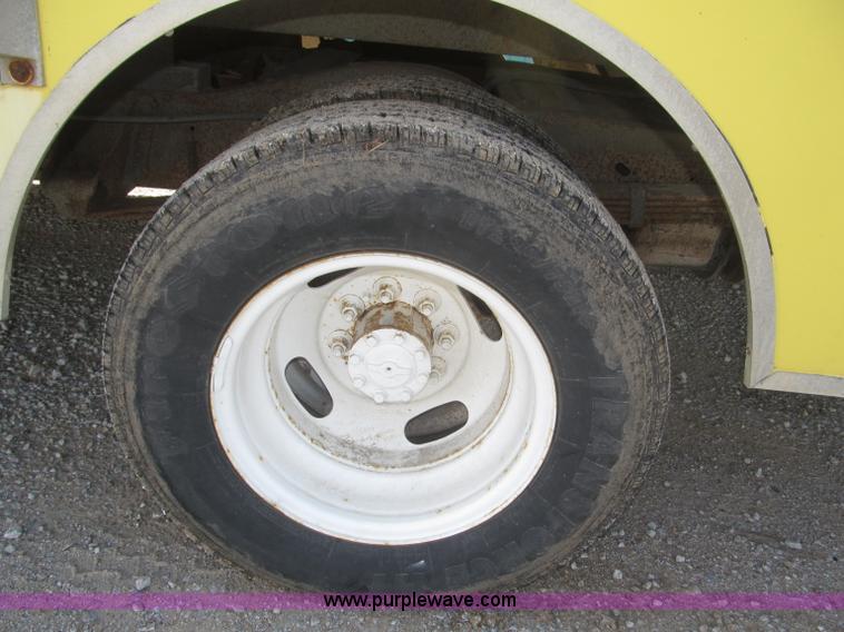 image for item F7148 1995 Ford Econoline E350 box truck