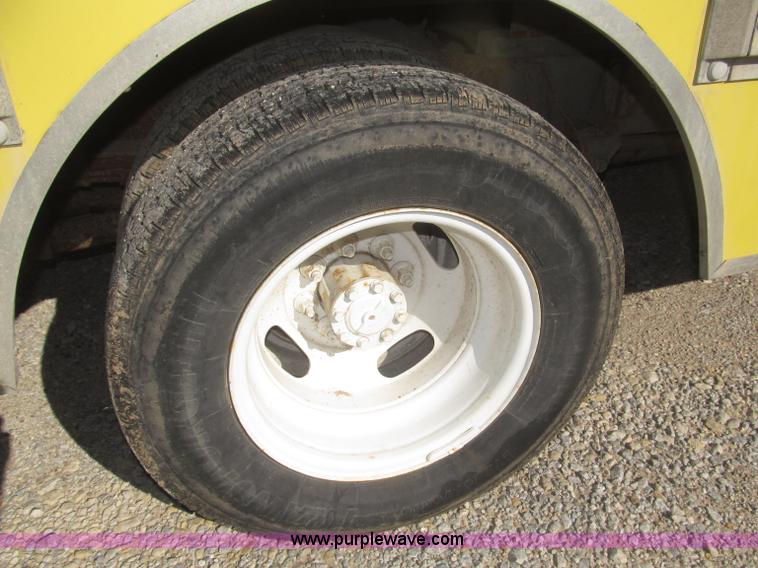 image for item F7148 1995 Ford Econoline E350 box truck