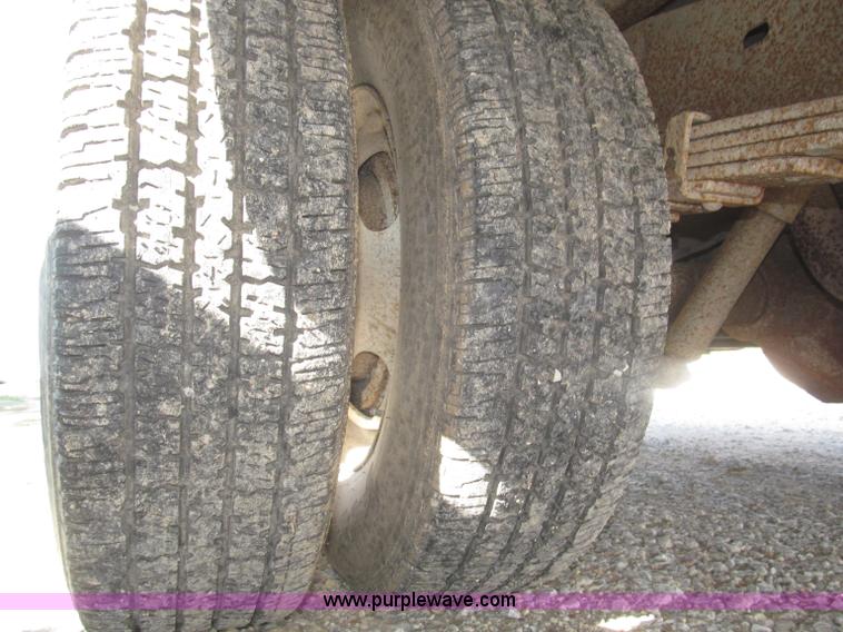 image for item F7148 1995 Ford Econoline E350 box truck