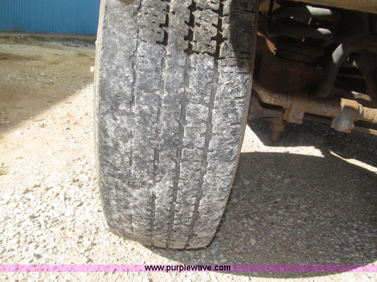 image for item F7148 1995 Ford Econoline E350 box truck