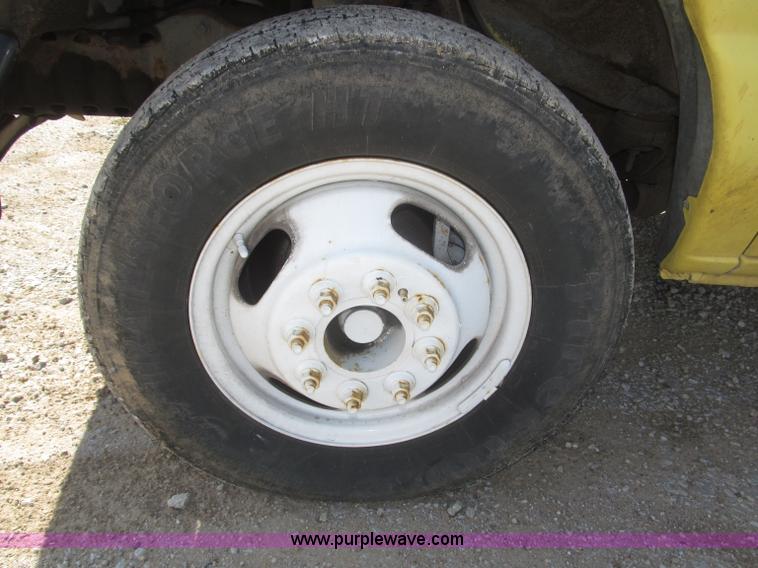 image for item F7148 1995 Ford Econoline E350 box truck