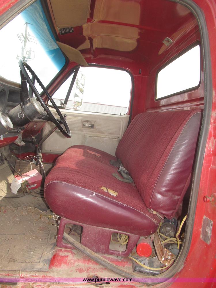 image for item F7152 1978 GMC 6500 septic tank truck