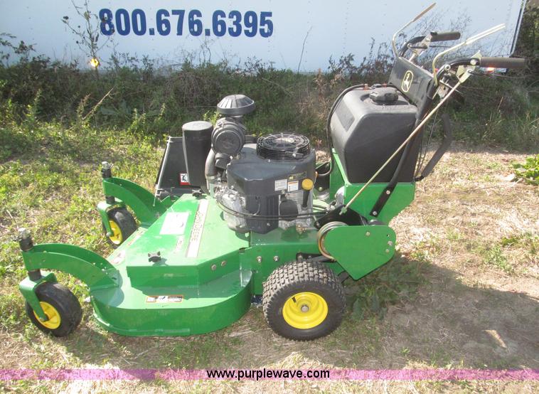 image for item F7155 2010 John Deere WG36A commercial lawn mower