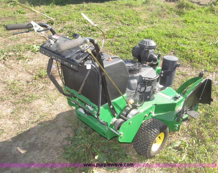 image for item F7155 2010 John Deere WG36A commercial lawn mower