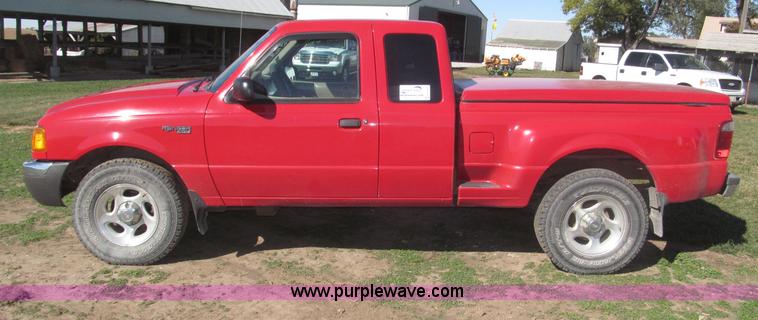 image for item F7165 2001 Ford Ranger XLT Flareside SuperCab pickup truck
