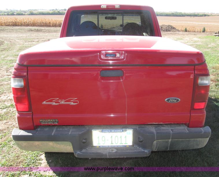 image for item F7165 2001 Ford Ranger XLT Flareside SuperCab pickup truck