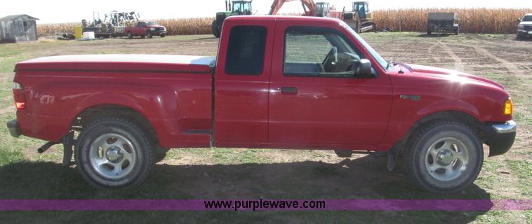 image for item F7165 2001 Ford Ranger XLT Flareside SuperCab pickup truck