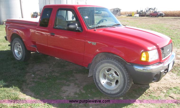image for item F7165 2001 Ford Ranger XLT Flareside SuperCab pickup truck