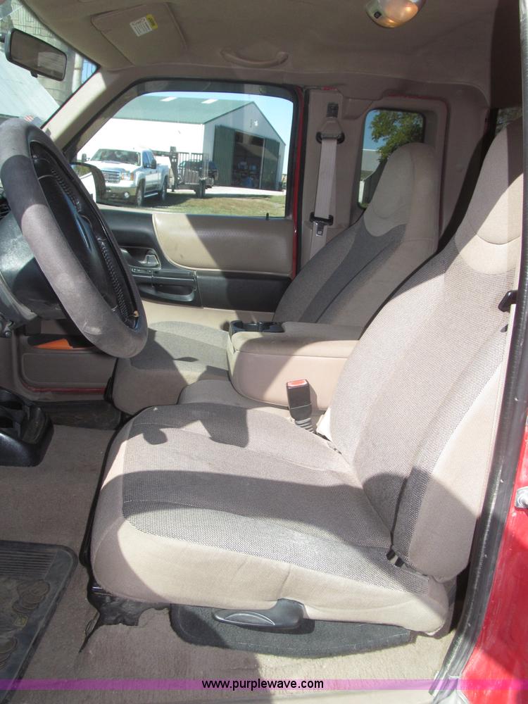 image for item F7165 2001 Ford Ranger XLT Flareside SuperCab pickup truck