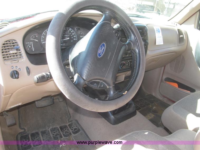 image for item F7165 2001 Ford Ranger XLT Flareside SuperCab pickup truck