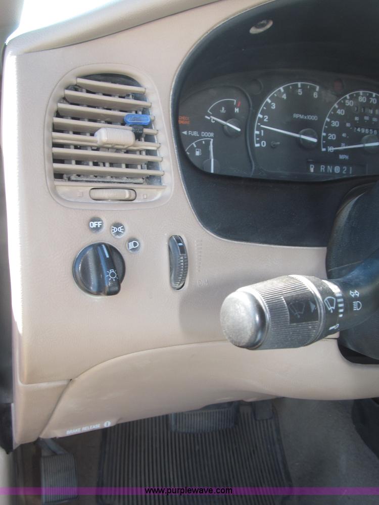 image for item F7165 2001 Ford Ranger XLT Flareside SuperCab pickup truck