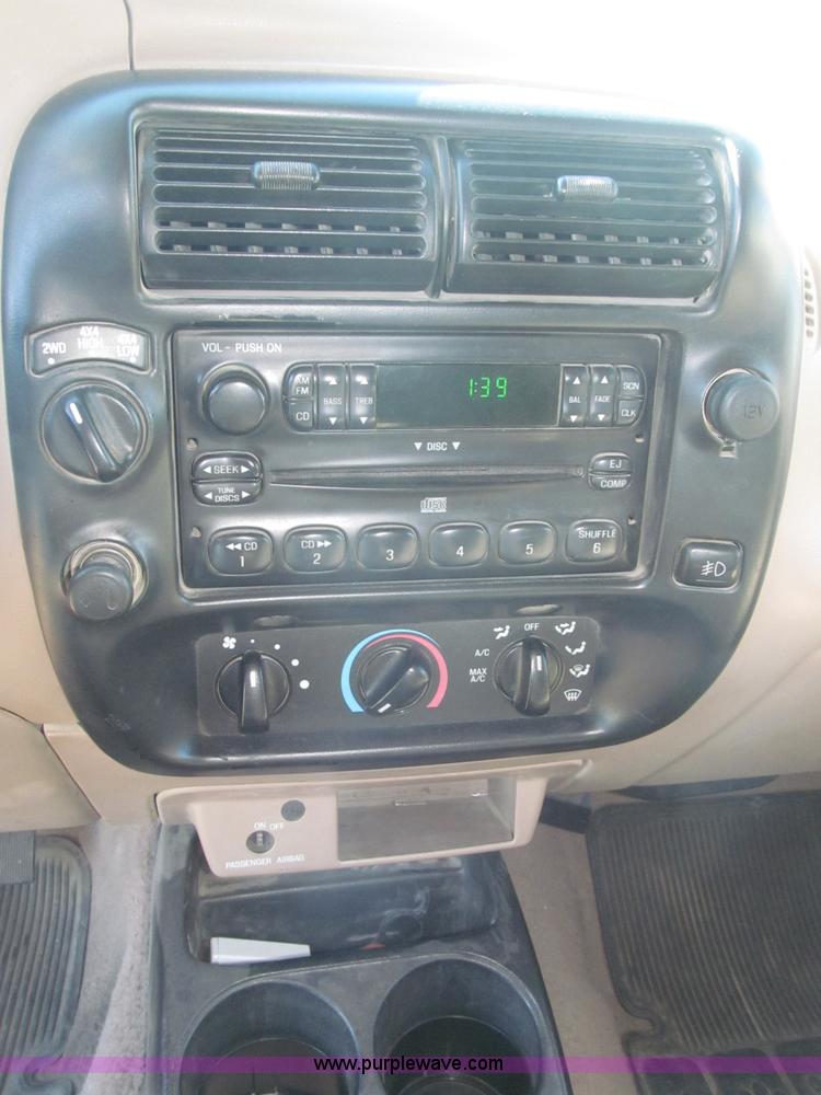 image for item F7165 2001 Ford Ranger XLT Flareside SuperCab pickup truck