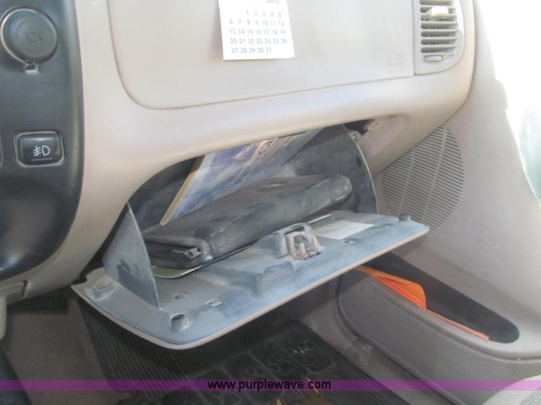 image for item F7165 2001 Ford Ranger XLT Flareside SuperCab pickup truck