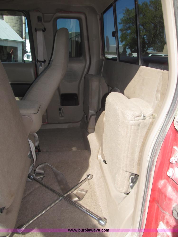 image for item F7165 2001 Ford Ranger XLT Flareside SuperCab pickup truck