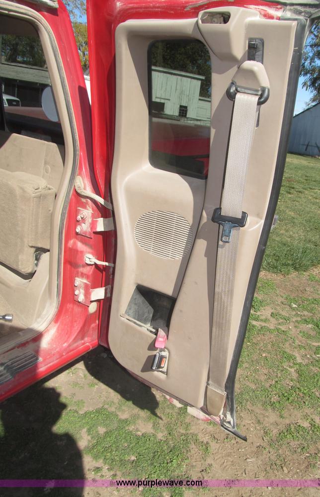 image for item F7165 2001 Ford Ranger XLT Flareside SuperCab pickup truck