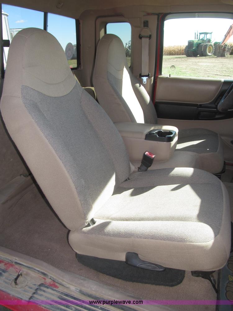 image for item F7165 2001 Ford Ranger XLT Flareside SuperCab pickup truck