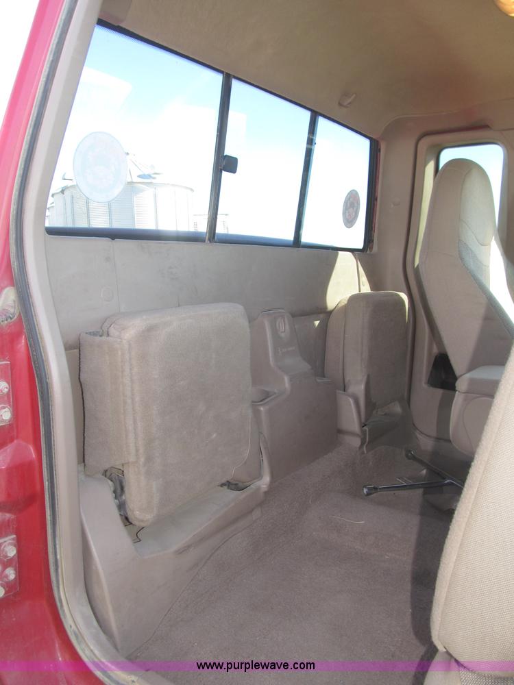 image for item F7165 2001 Ford Ranger XLT Flareside SuperCab pickup truck