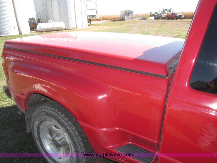 image for item F7165 2001 Ford Ranger XLT Flareside SuperCab pickup truck