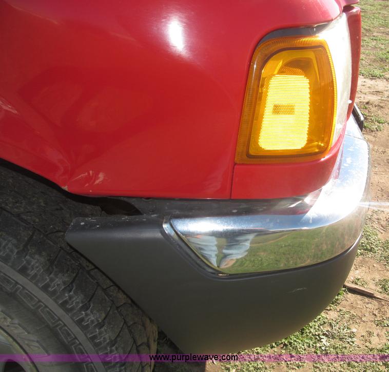 image for item F7165 2001 Ford Ranger XLT Flareside SuperCab pickup truck