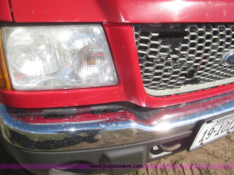 image for item F7165 2001 Ford Ranger XLT Flareside SuperCab pickup truck