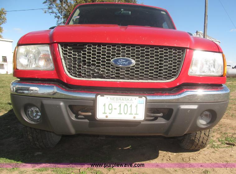 image for item F7165 2001 Ford Ranger XLT Flareside SuperCab pickup truck