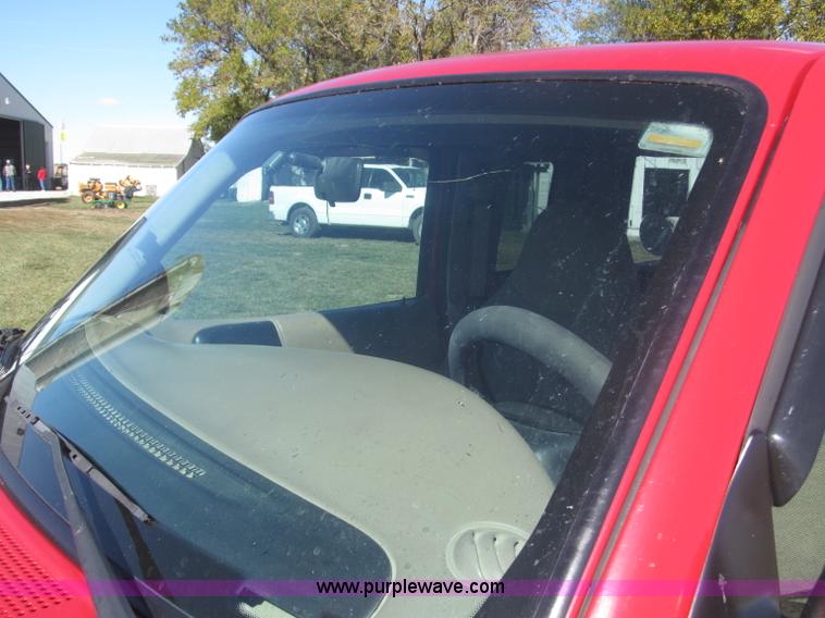 image for item F7165 2001 Ford Ranger XLT Flareside SuperCab pickup truck