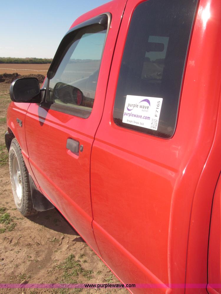 image for item F7165 2001 Ford Ranger XLT Flareside SuperCab pickup truck